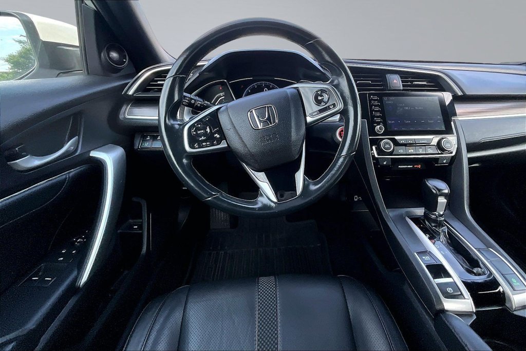 Used 2019 Honda Civic Touring image 5