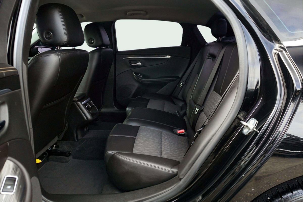Used 2017 Chevrolet Impala LT FWD image 16