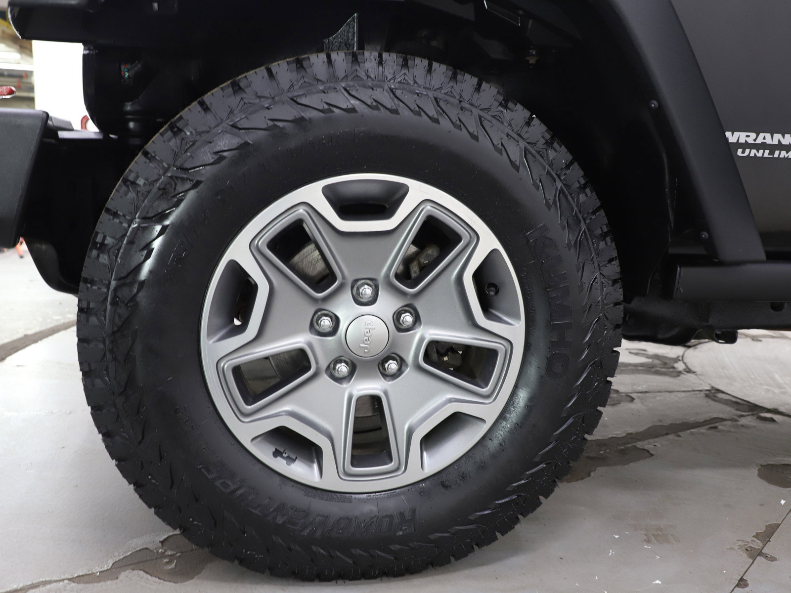 Used 2016 Jeep Wrangler Unlimited Rubicon w/ Dual Top Group image 26