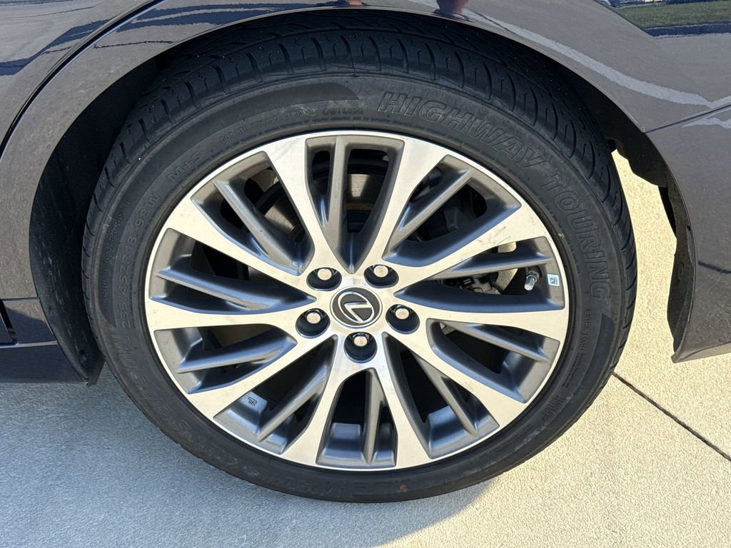 Used 2019 Lexus ES 300h w/ Premium Package FWD image 31