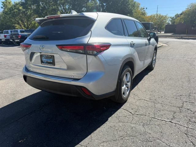 Used 2020 Toyota Highlander LE AWD/4WD image 5