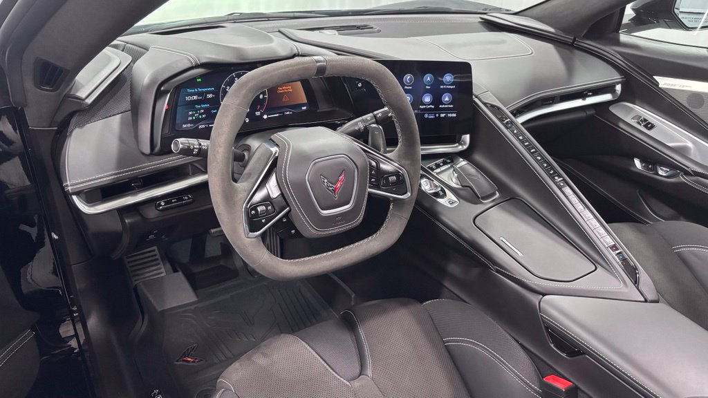 Used 2022 Chevrolet Corvette Stingray Premium Cpe w/ Z51 Performance Package RWD image 15