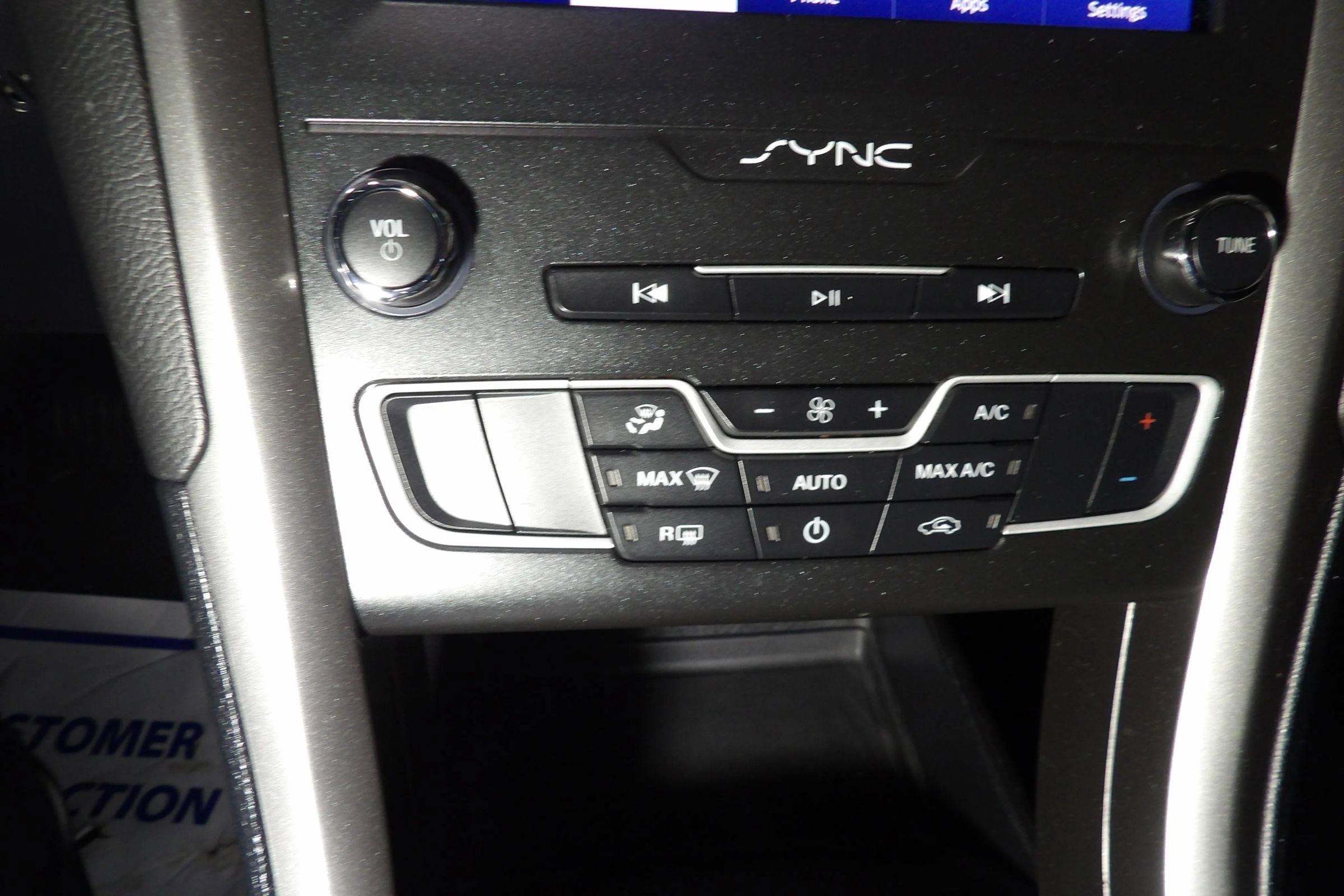 Used 2020 Ford Fusion SE image 13