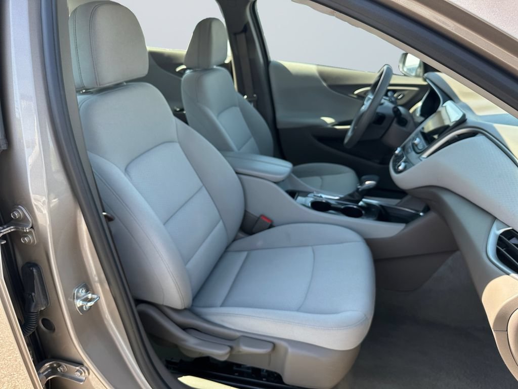 Used 2023 Chevrolet Malibu LT FWD image 15