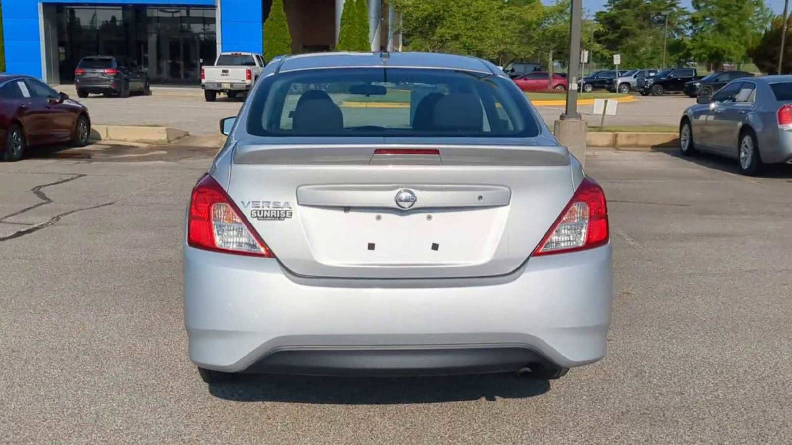 Used 2019 Nissan Versa S Plus image 7