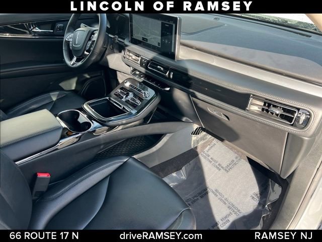 Used 2023 Lincoln Nautilus AWD w/ Premium Package image 21
