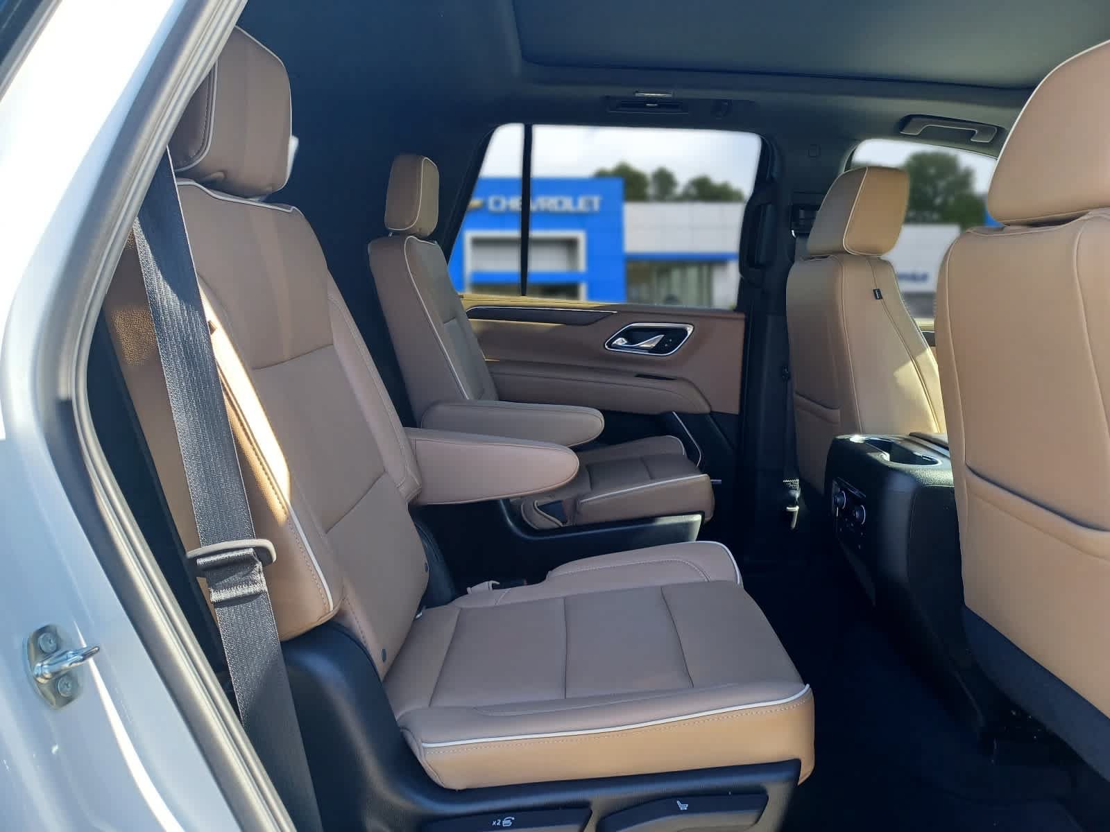 Used 2021 Chevrolet Tahoe Premier w/ Premium Package AWD/4WD image 28