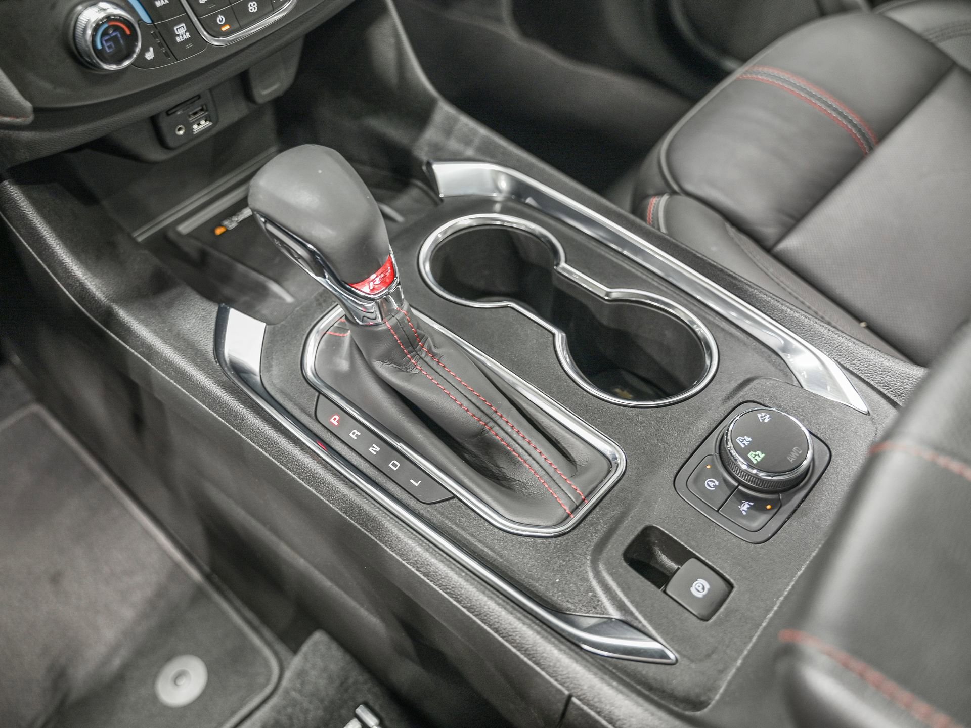 Used 2023 Chevrolet Traverse RS image 23