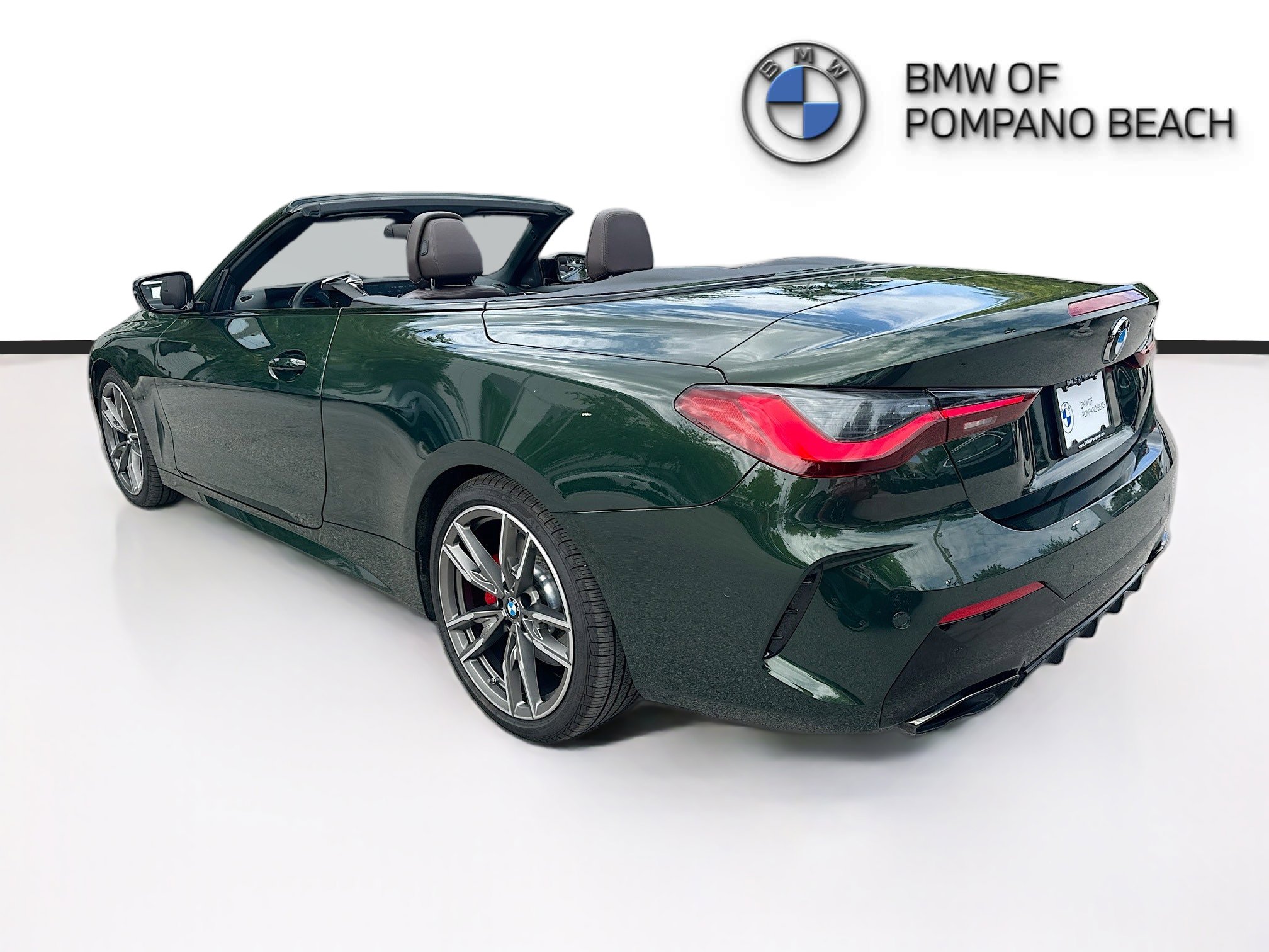 Used 2024 BMW M440i Convertible w/ Premium Package image 5
