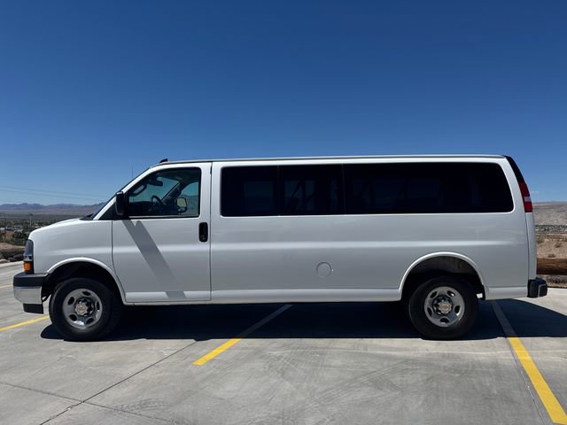 Used 2025 Chevrolet Express 3500 LT w/ LT Preferred Equipment Group RWD image 2