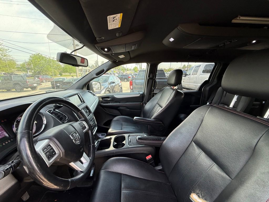 Used 2017 Dodge Grand Caravan GT w/ Safety Sphere Group FWD image 12
