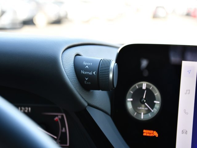 Certified 2025 Lexus ES 350 w/ Premium Package image 16