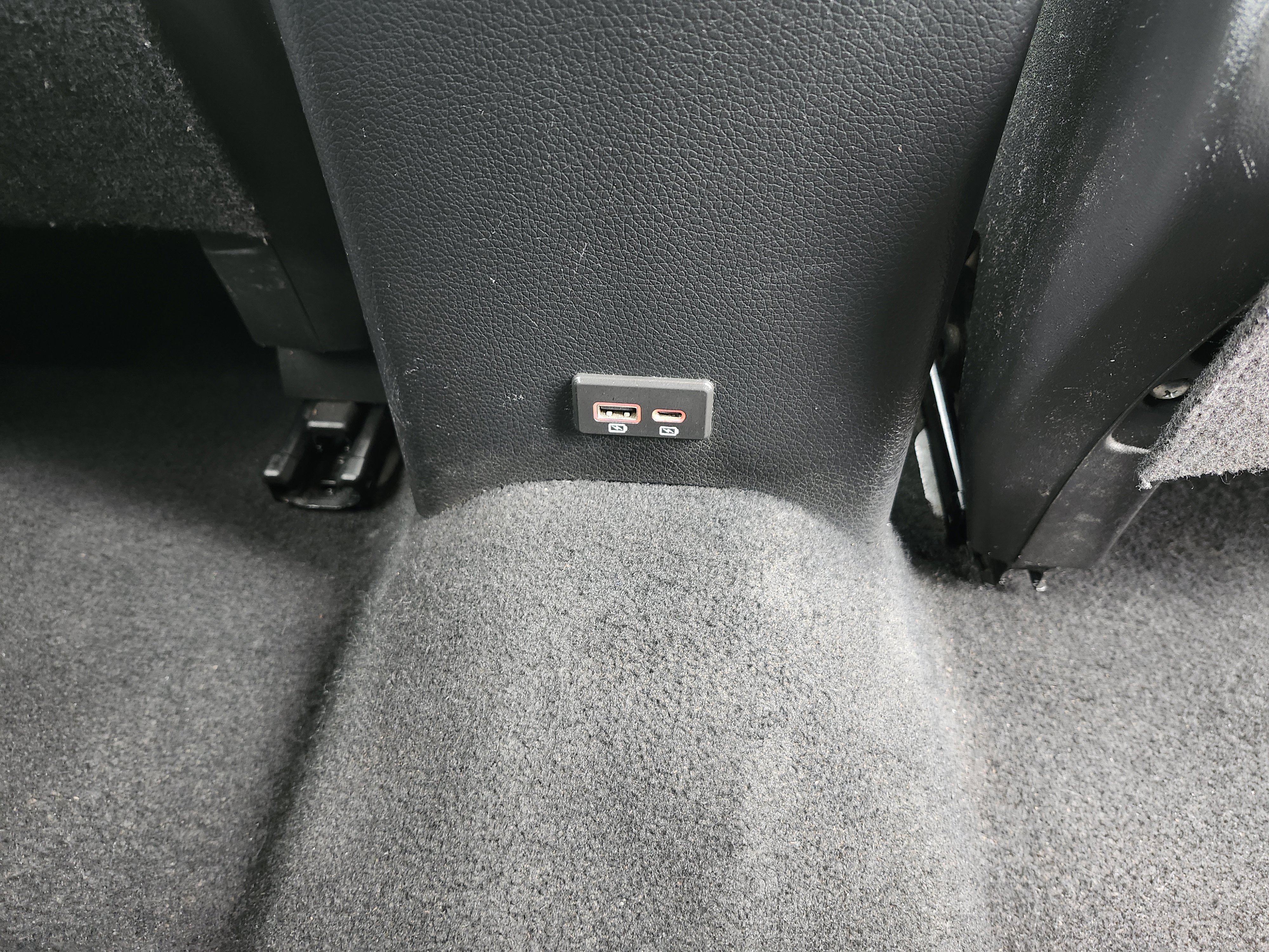 Used 2020 Nissan Rogue SV image 23