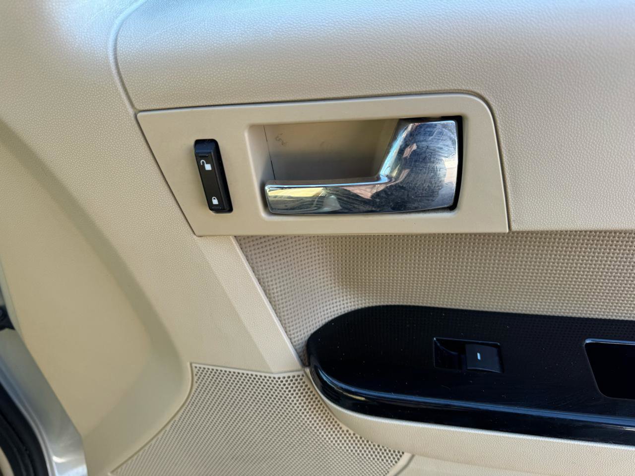 Used 2009 Ford Escape Limited AWD/4WD image 36