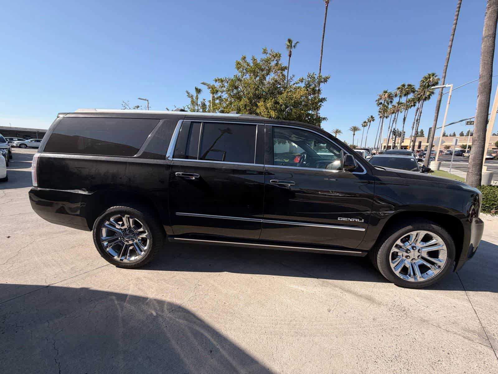 Used 2016 GMC Yukon XL Denali AWD/4WD image 6