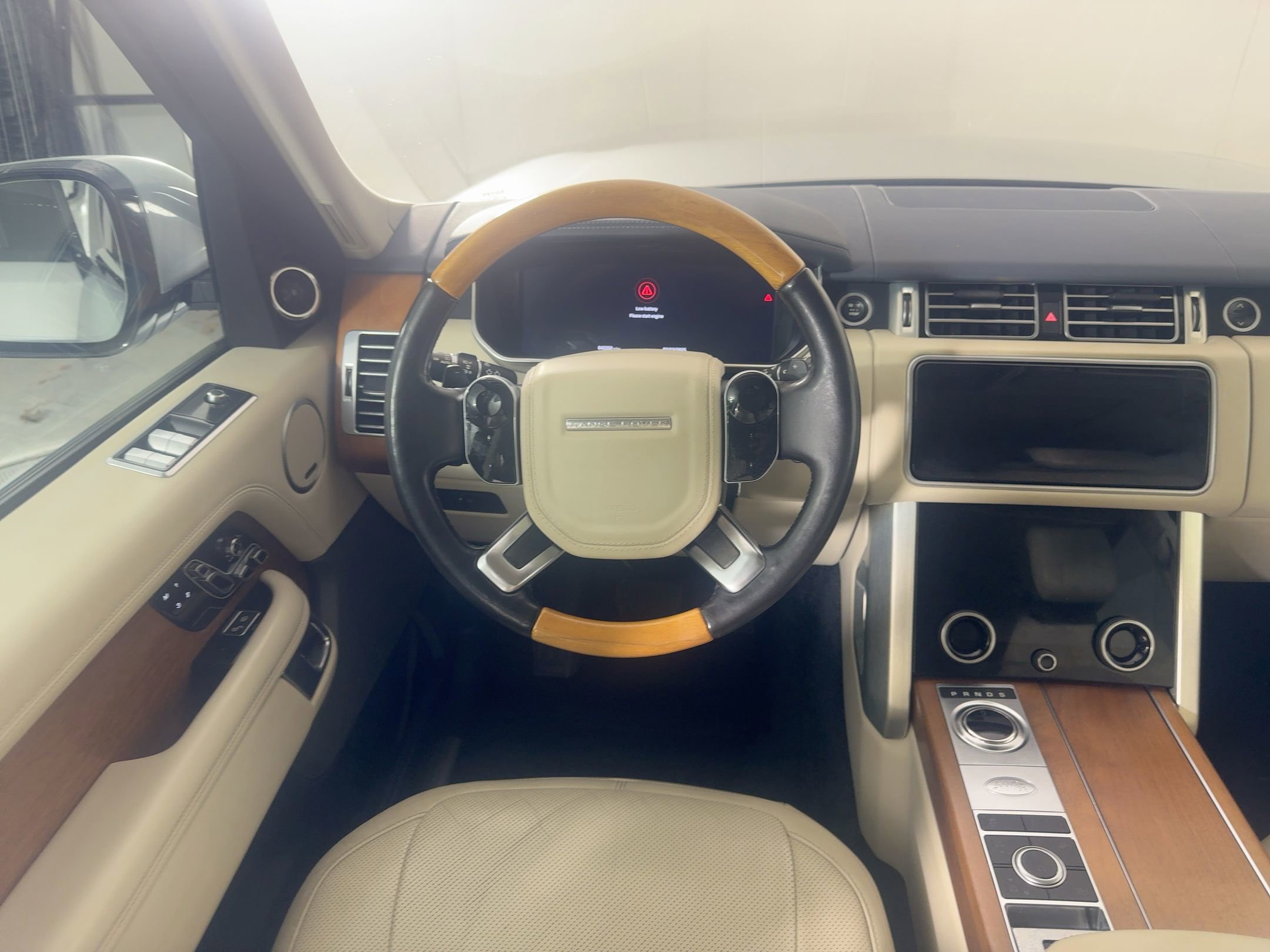 Used 2019 Land Rover Range Rover HSE image 22