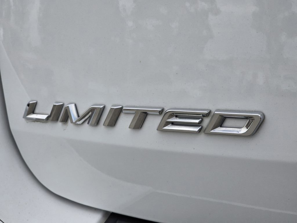 Used 2021 Ford Explorer Limited w/ Equipment Group 301A AWD/4WD image 26