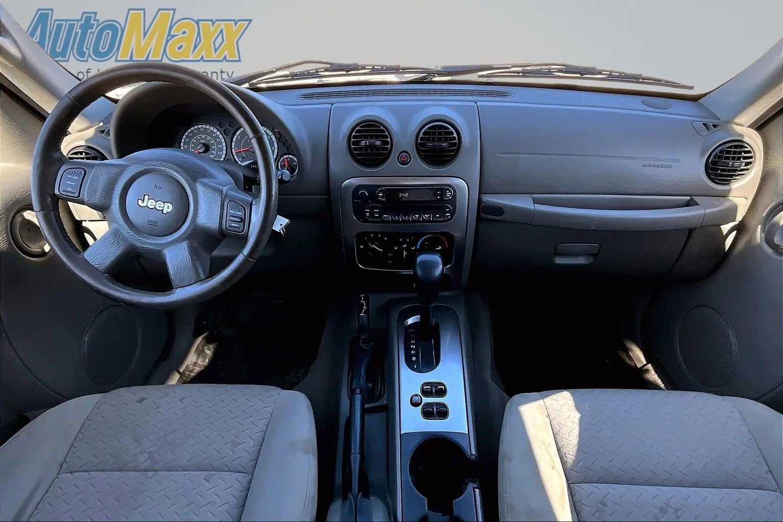 Used 2005 Jeep Liberty Renegade AWD/4WD image 7