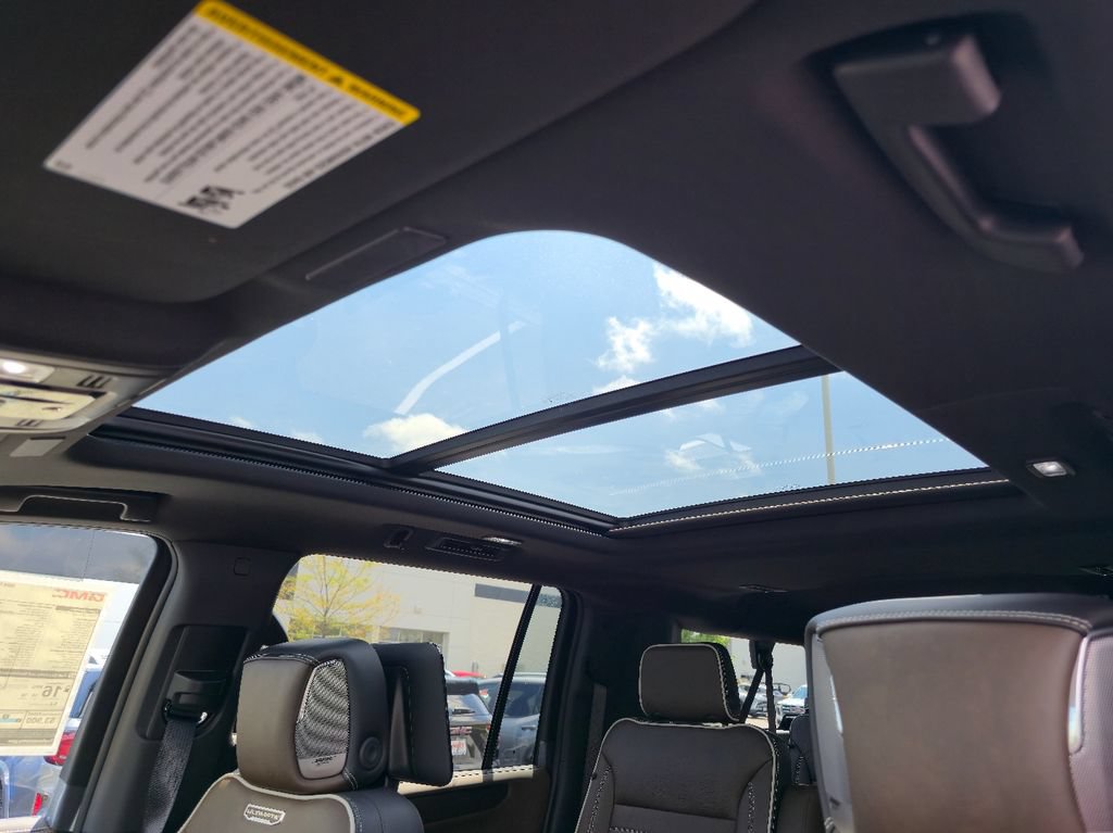 New 2026 GMC Yukon XL Denali Ultimate AWD/4WD image 21