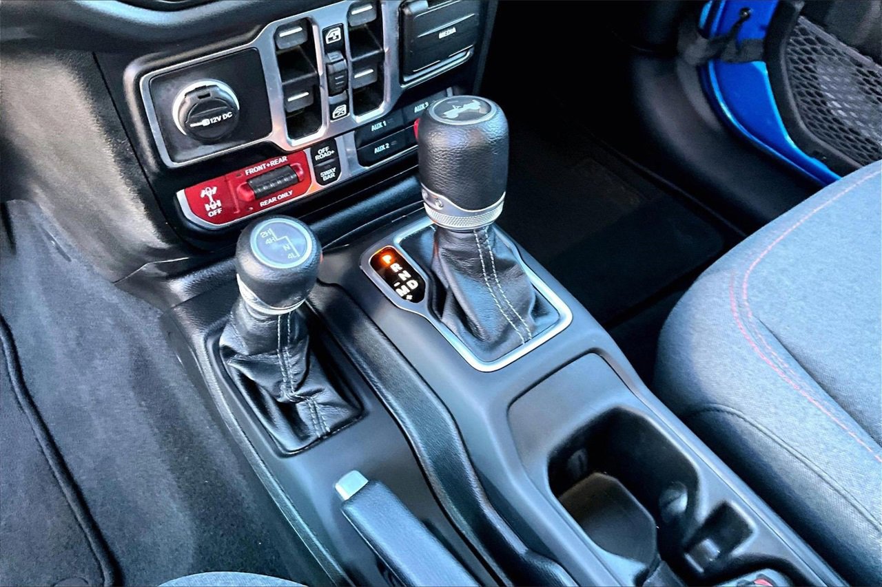 Certified 2024 Jeep Wrangler Unlimited Rubicon w/ Technology Group image 30