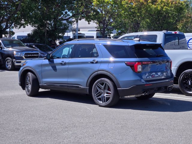 Certified 2025 Ford Explorer ST AWD/4WD image 4