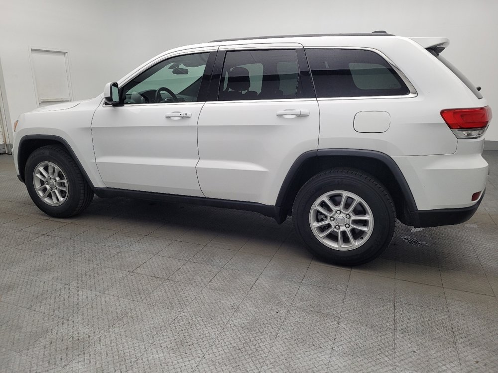 Used 2019 Jeep Grand Cherokee Laredo RWD image 3