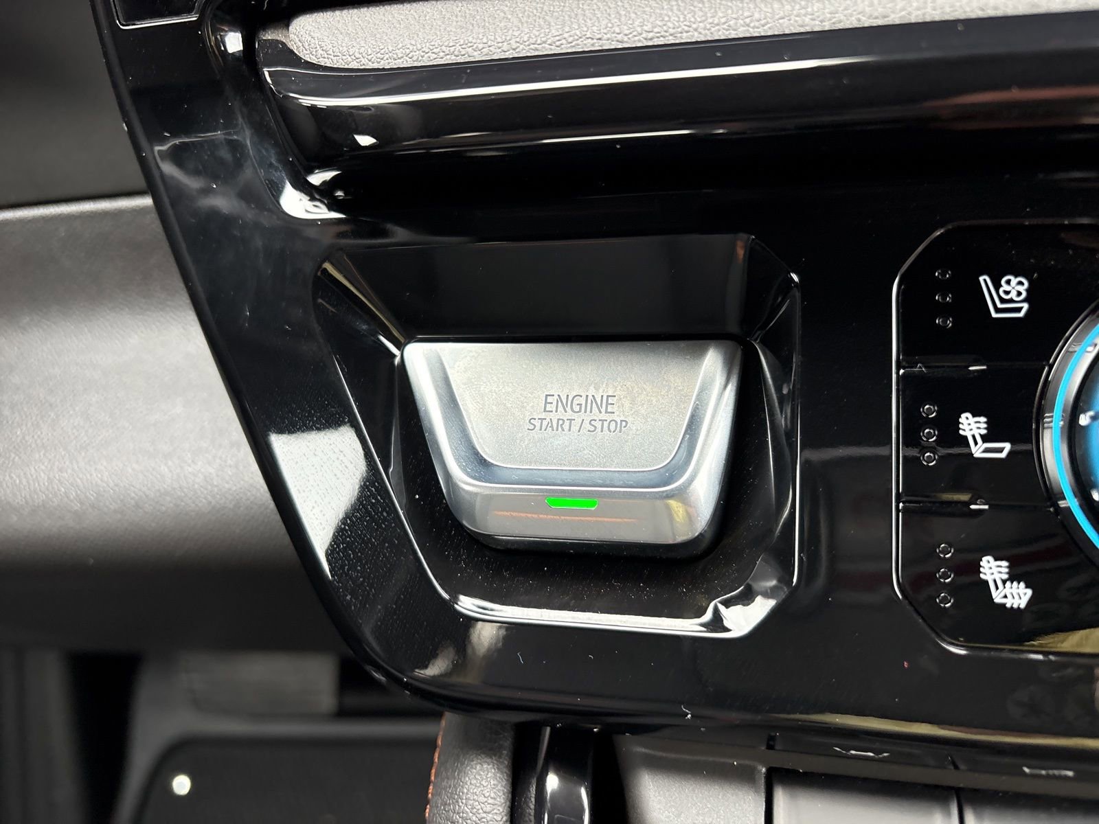 New 2026 GMC Sierra 1500 AT4 w/ AT4 Premium Package image 28