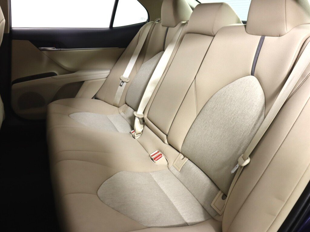 Used 2022 Toyota Camry LE w/ Carpet Mat Package (TMS) FWD image 31