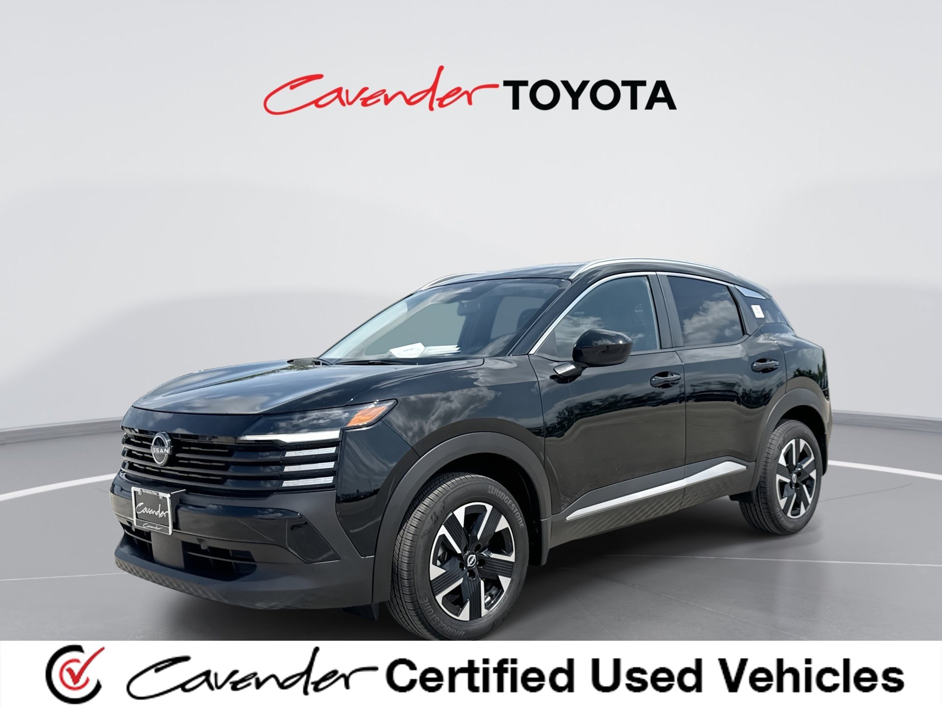 Used 2026 Nissan Kicks SV w/ SV Premium Package AWD/4WD image 1