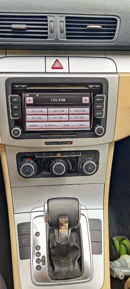 Used 2011 Volkswagen CC Sport image 12