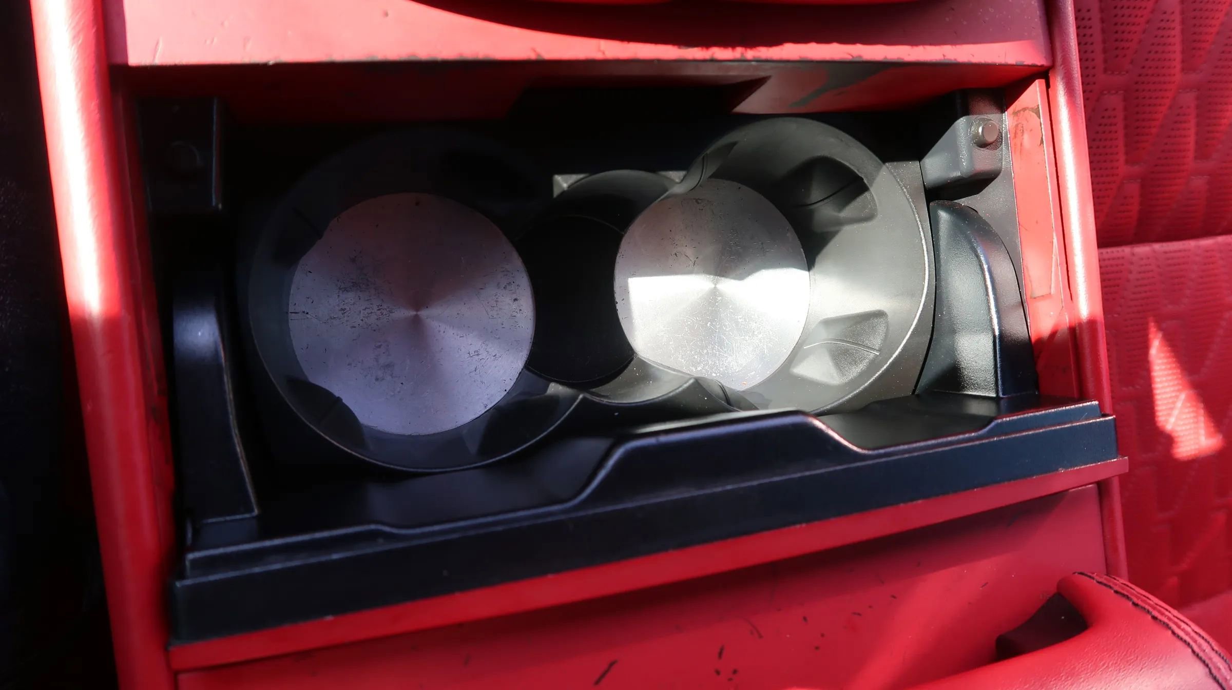 Used 2020 Jaguar F-TYPE SVR image 27