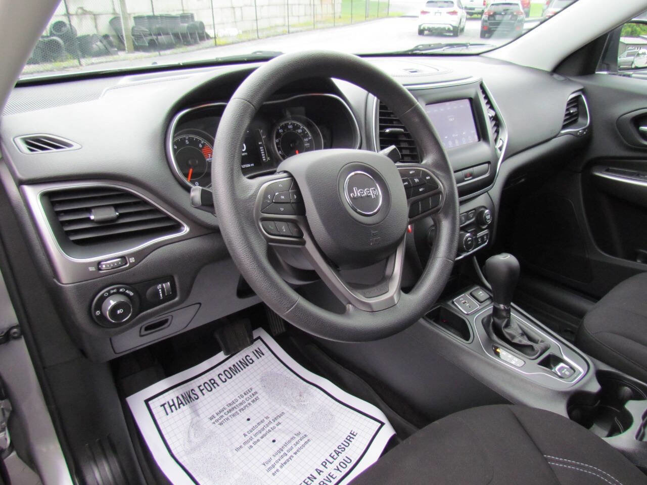 Used 2019 Jeep Cherokee Latitude w/ Popular Appearance Group image 11