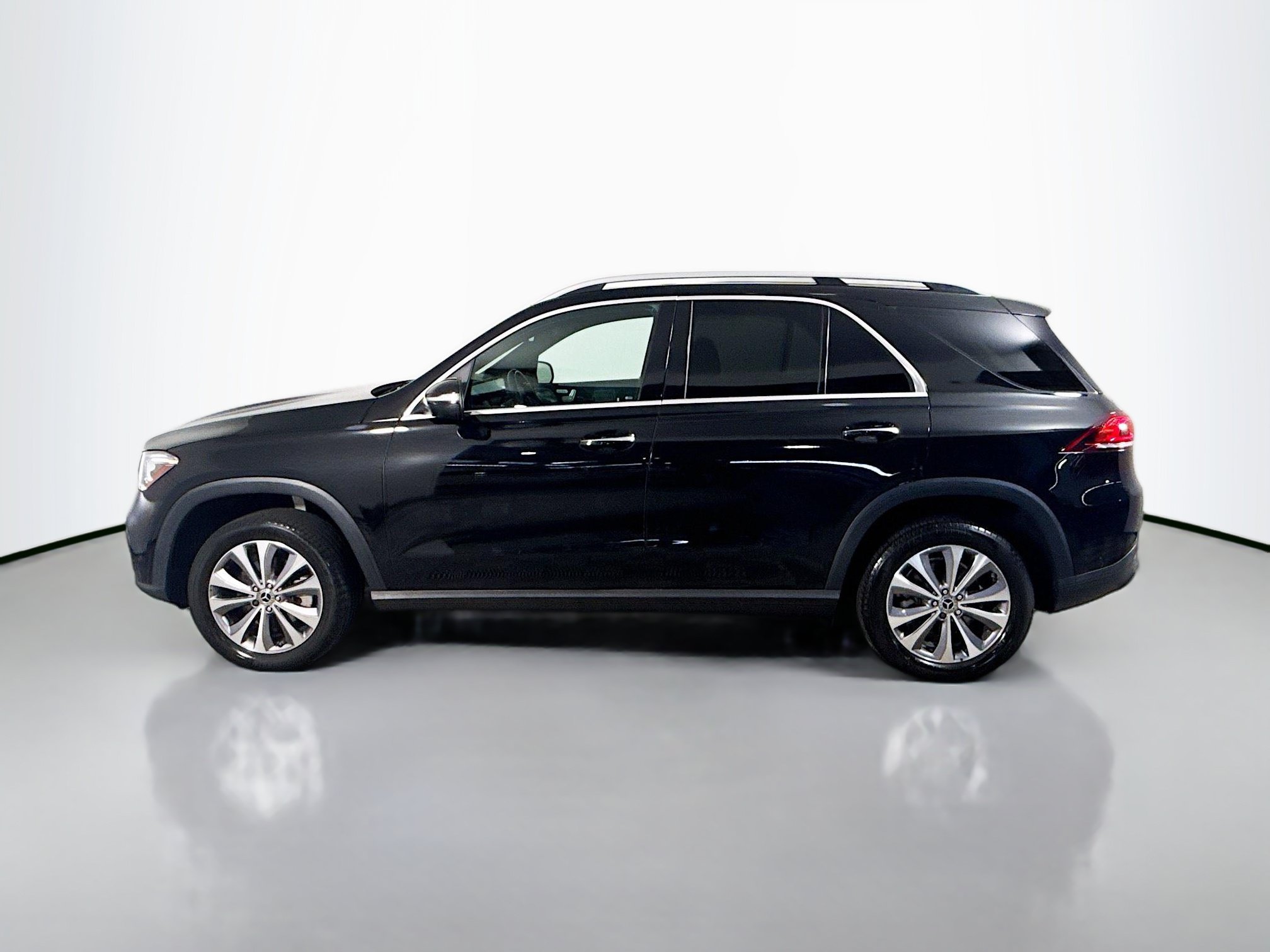 Used 2023 Mercedes-Benz GLE 350 w/ Premium Package image 6