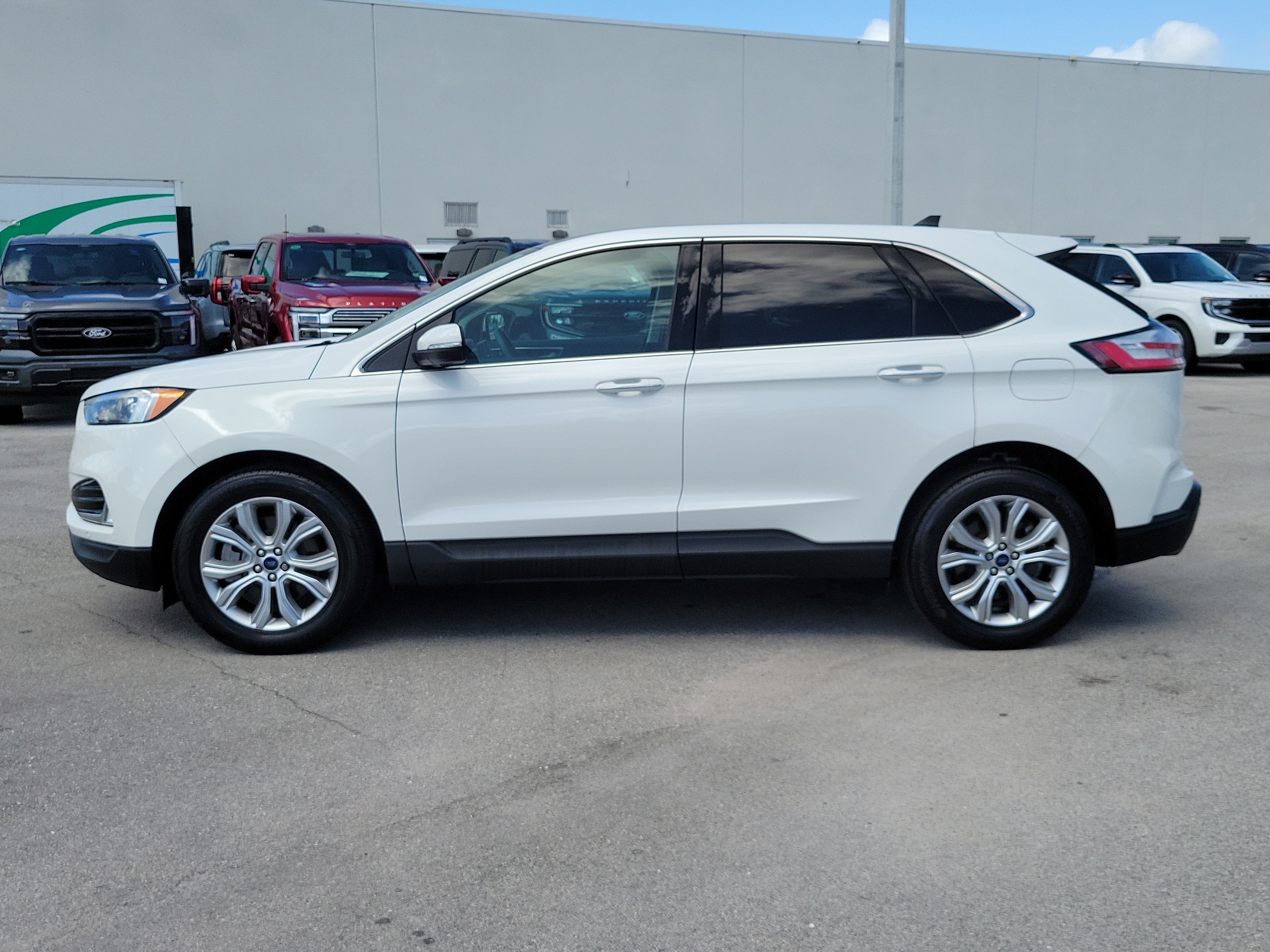 Used 2022 Ford Edge Titanium AWD/4WD image 8