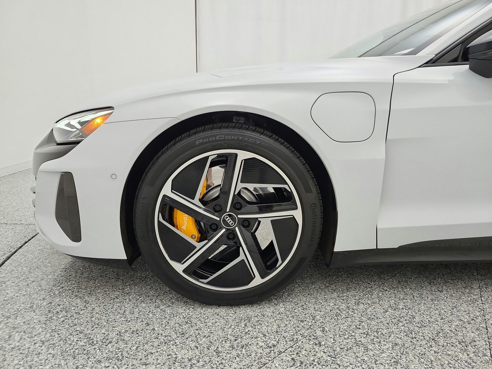 Used 2023 Audi RS e-tron GT w/ Carbon Performance Package AWD/4WD image 16