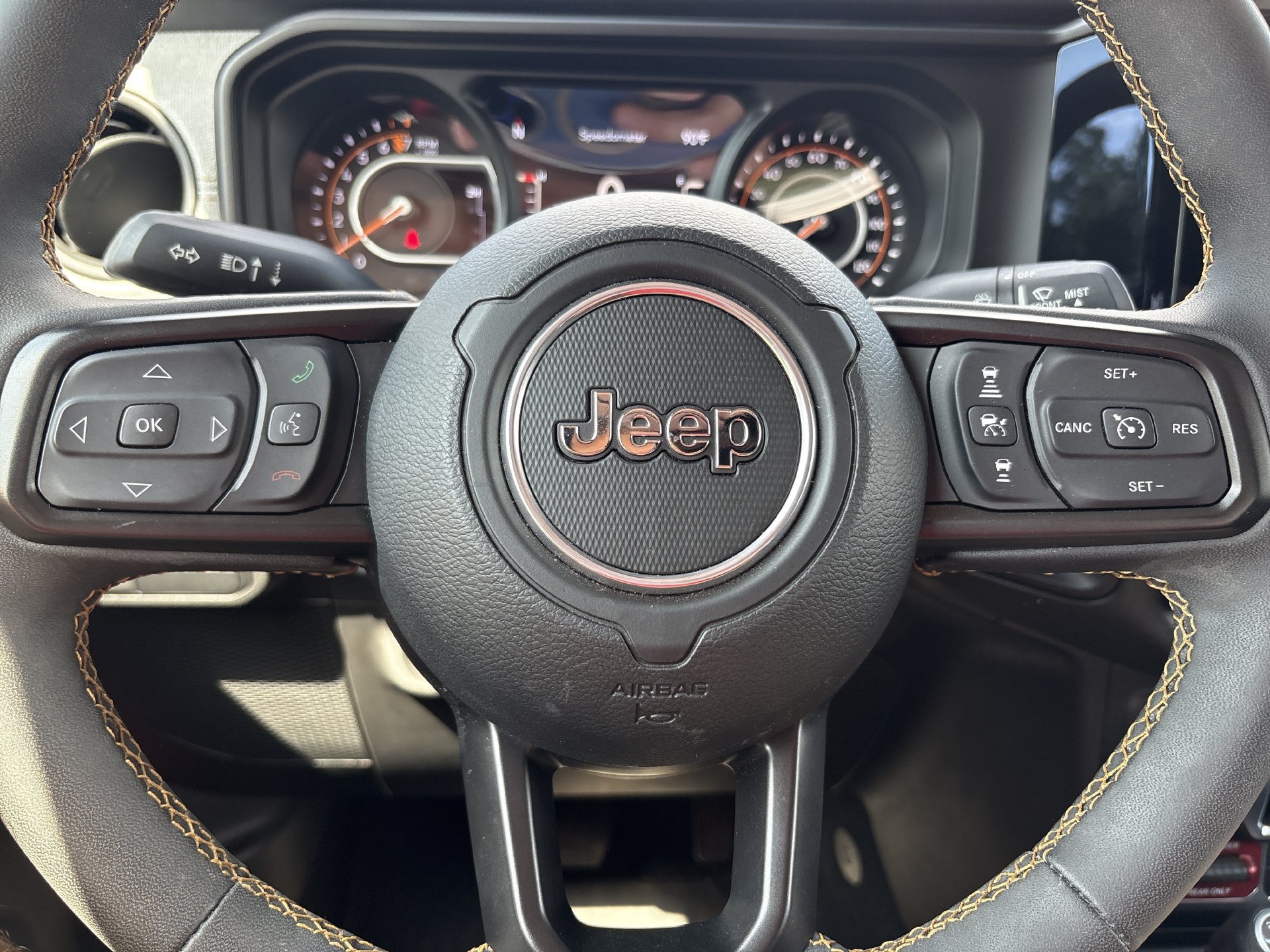 Used 2024 Jeep Gladiator Sport AWD/4WD image 10