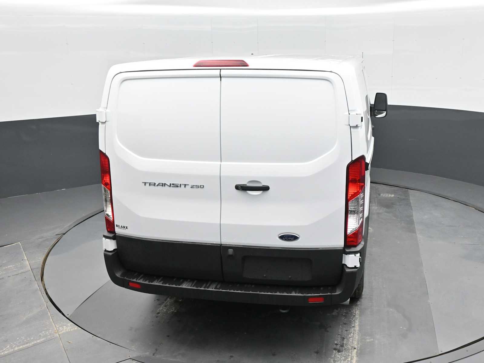 New 2024 Ford Transit 250 148 Medium Roof RWD image 28