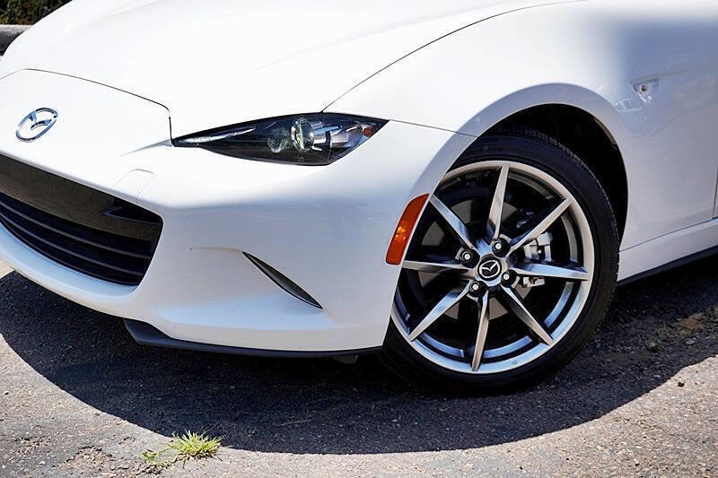 Used 2022 MAZDA MX-5 Miata RF Grand Touring w/ Weather Package RWD image 4
