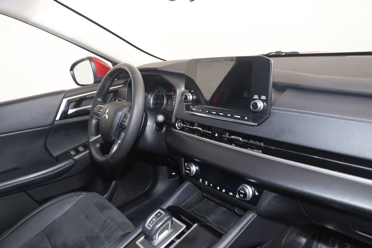 Used 2024 Mitsubishi Outlander Ralliart AWD/4WD image 40