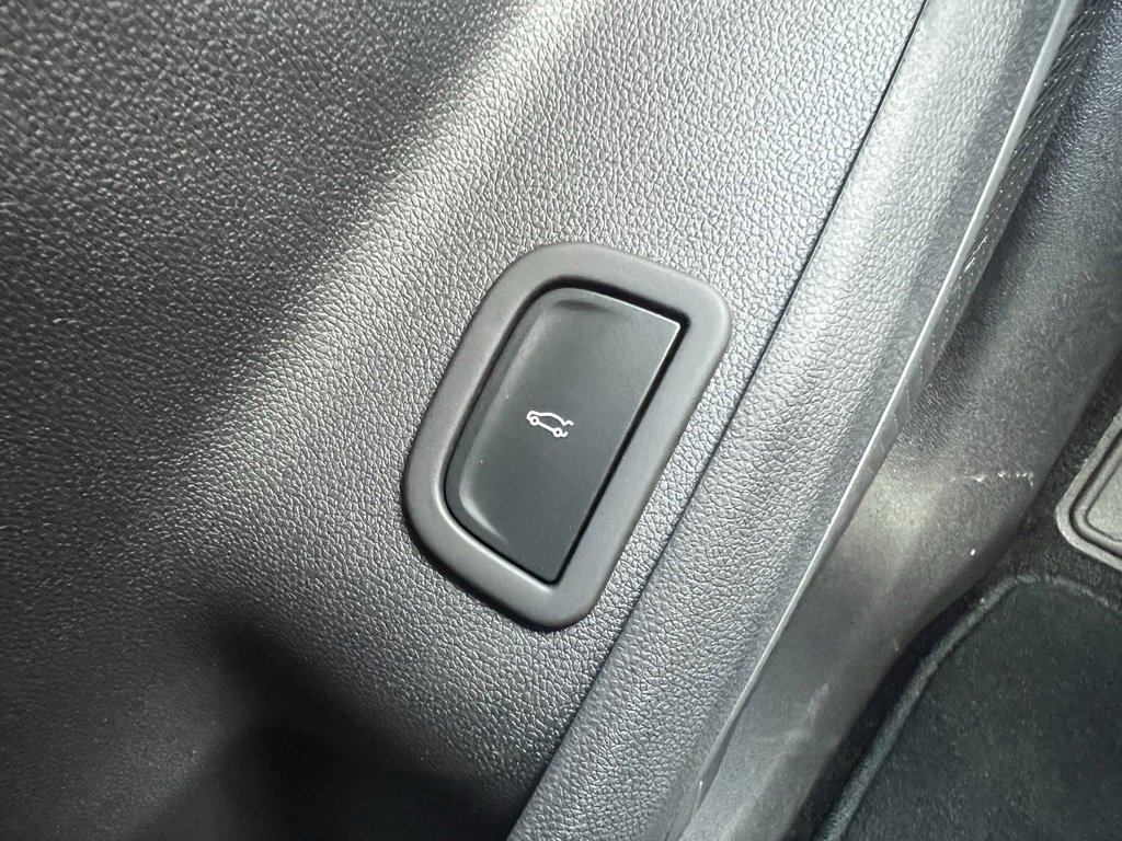 New 2025 Chevrolet Traverse LT image 13