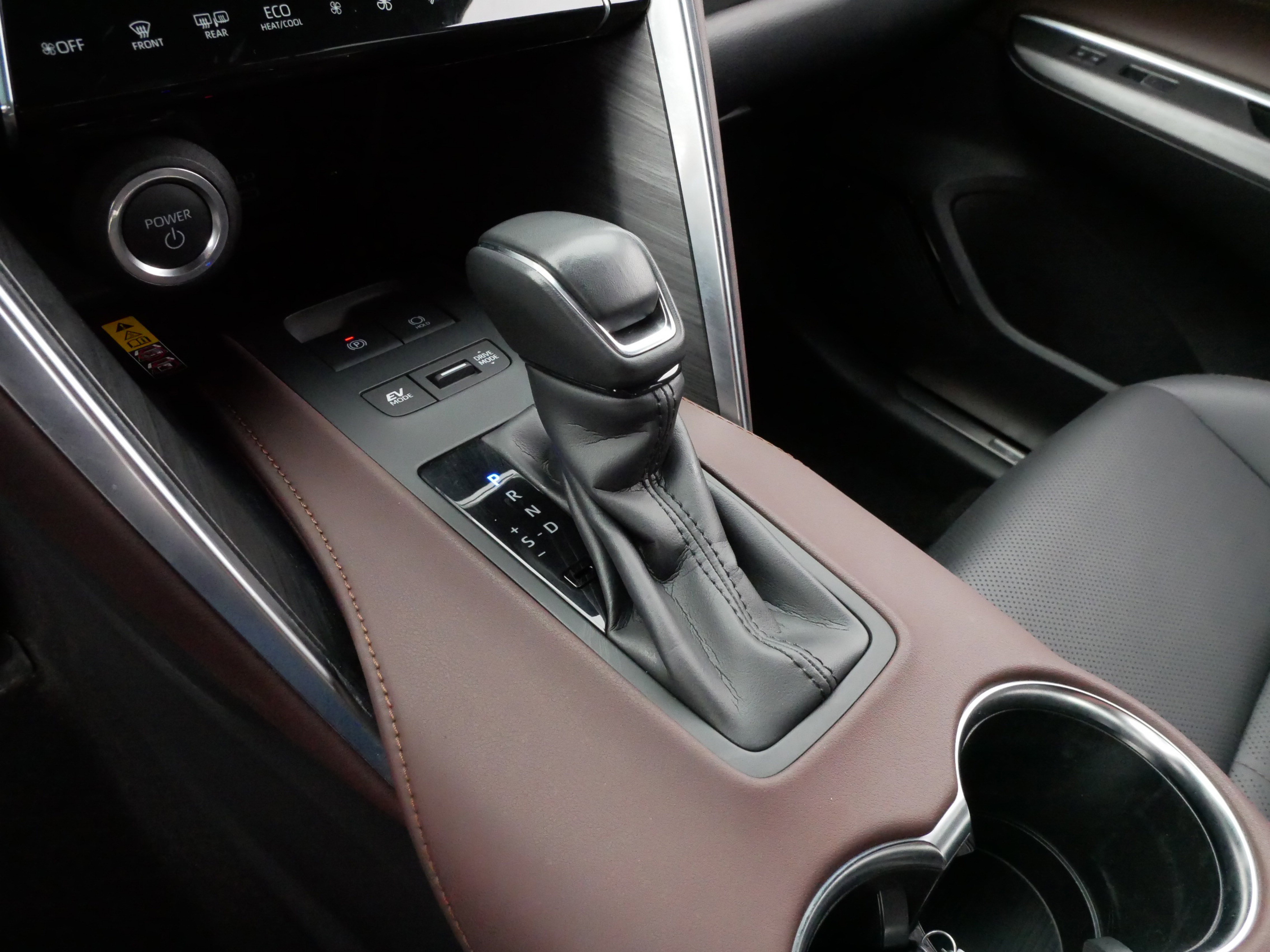 New 2024 Toyota Venza Limited image 24