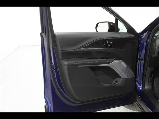 New 2025 Cadillac Lyriq Sport w/ LPO, Blue Accent Package AWD/4WD image 5