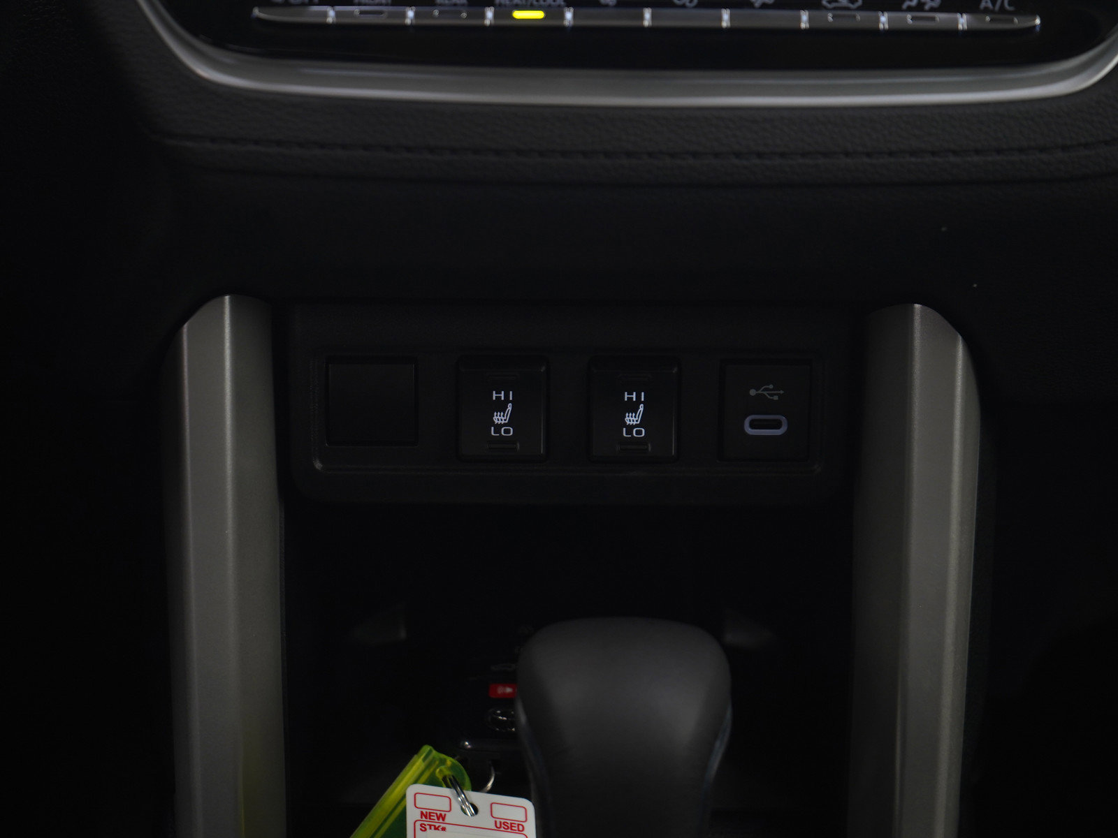 Used 2025 Toyota Corolla Cross XLE w/ Convenience Package AWD/4WD image 19