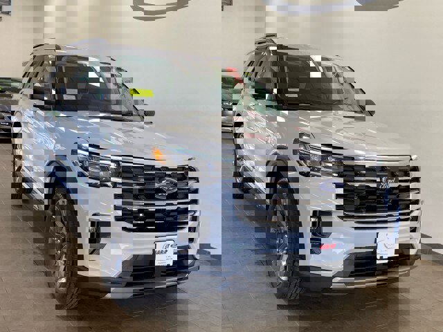 New 2026 Ford Explorer Active w/ Active Comfort Package image 2