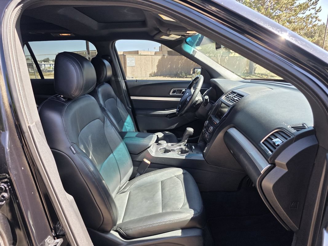 Used 2016 Ford Explorer XLT w/ Equipment Group 202A AWD/4WD image 25