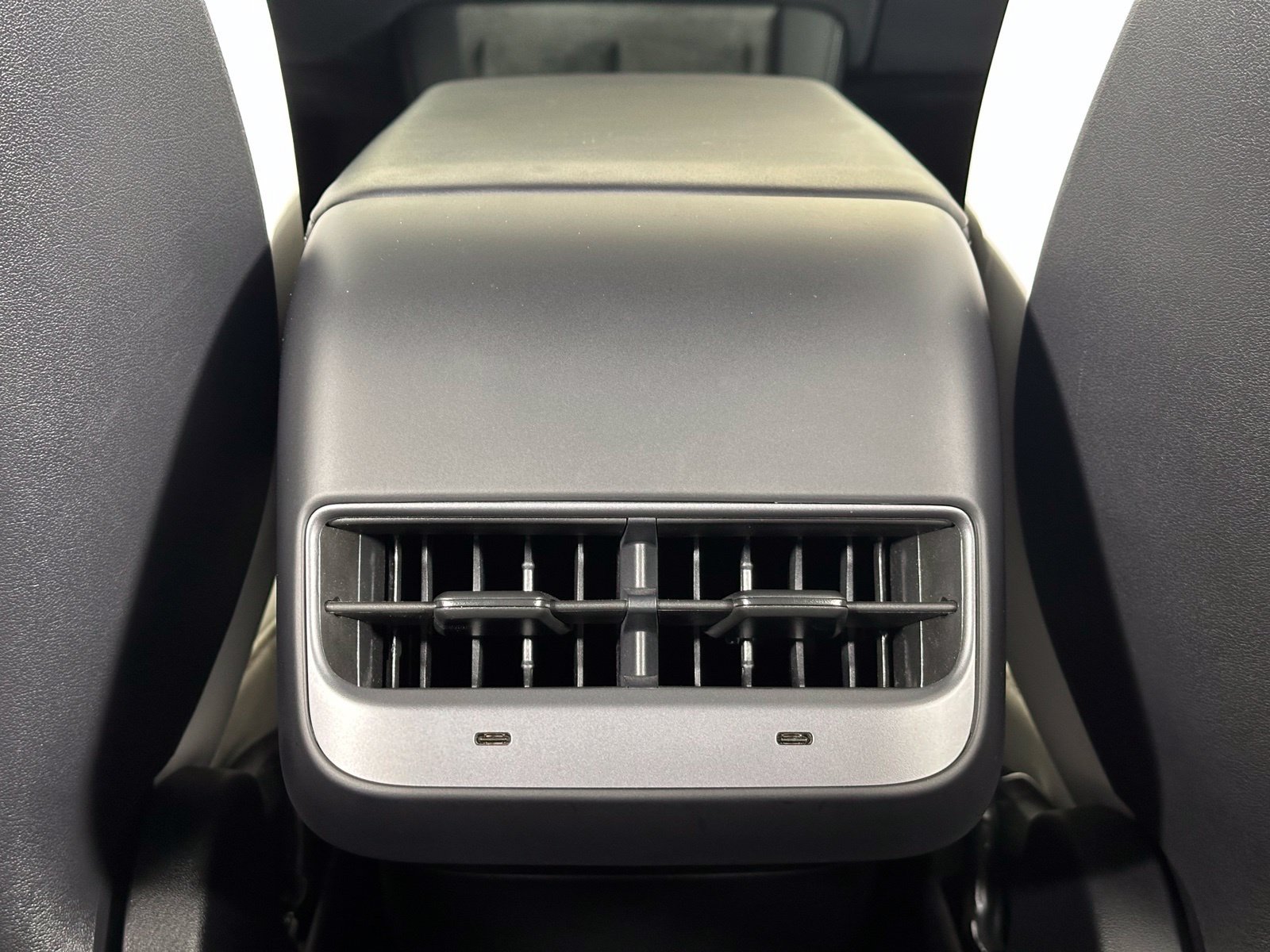 Used 2023 Tesla Model Y Performance AWD/4WD image 27