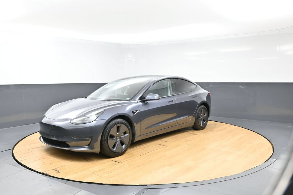 Used 2023 Tesla Model 3 Standard Range RWD image 3