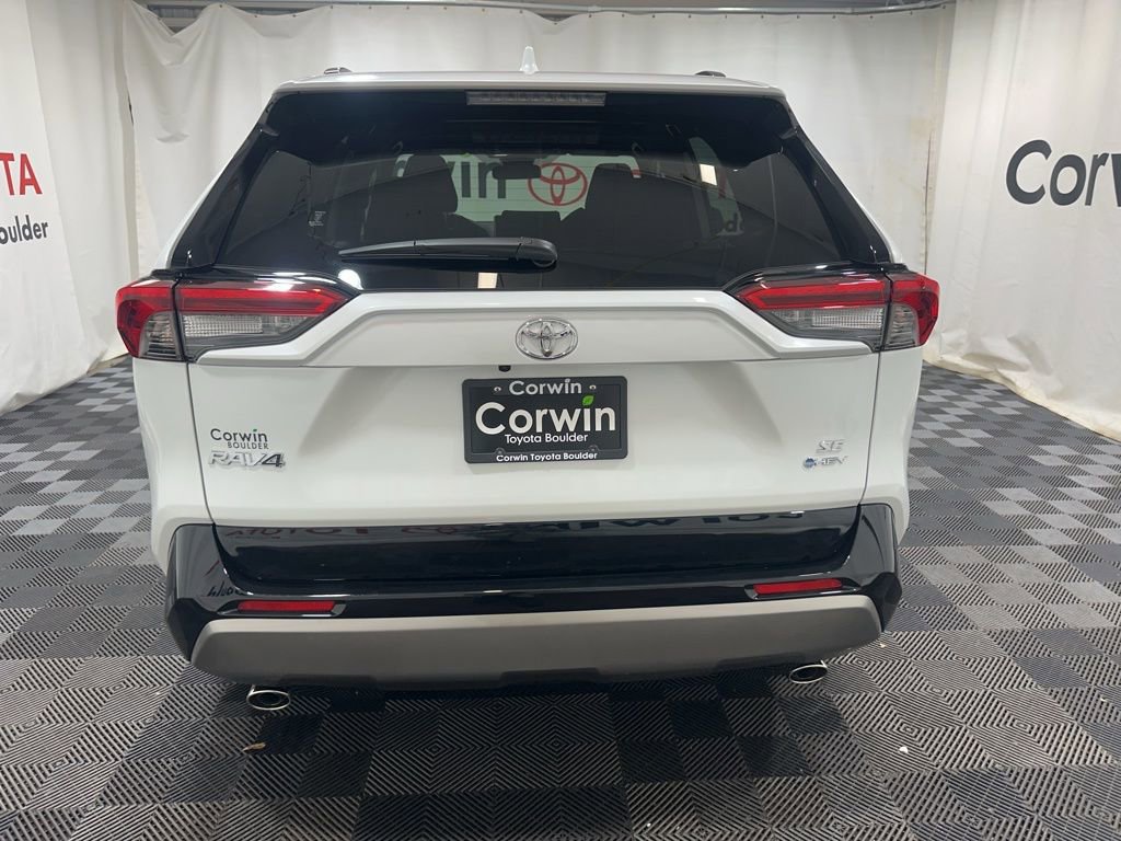 Used 2025 Toyota RAV4 SE image 5