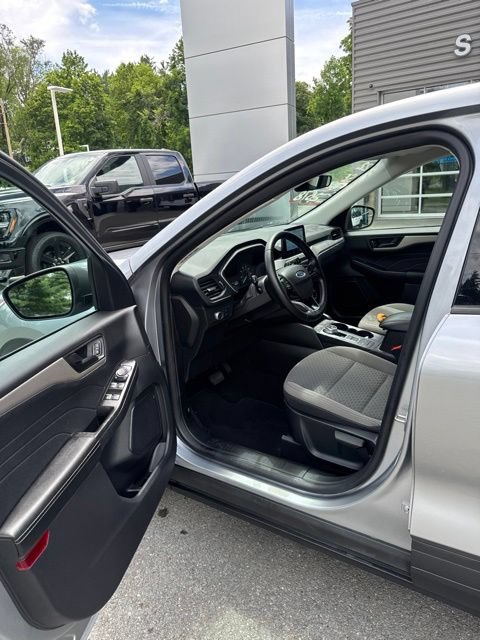 Certified 2022 Ford Escape SE w/ Cold Weather Package AWD/4WD image 14