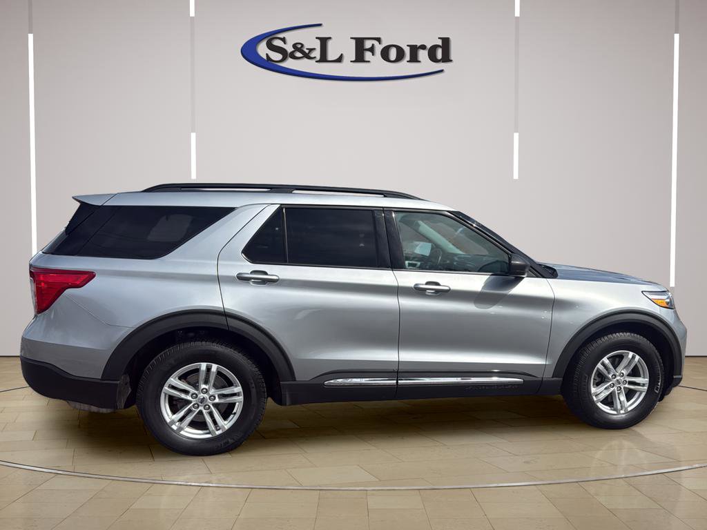 Used 2020 Ford Explorer XLT w/ Equipment Group 202A image 9